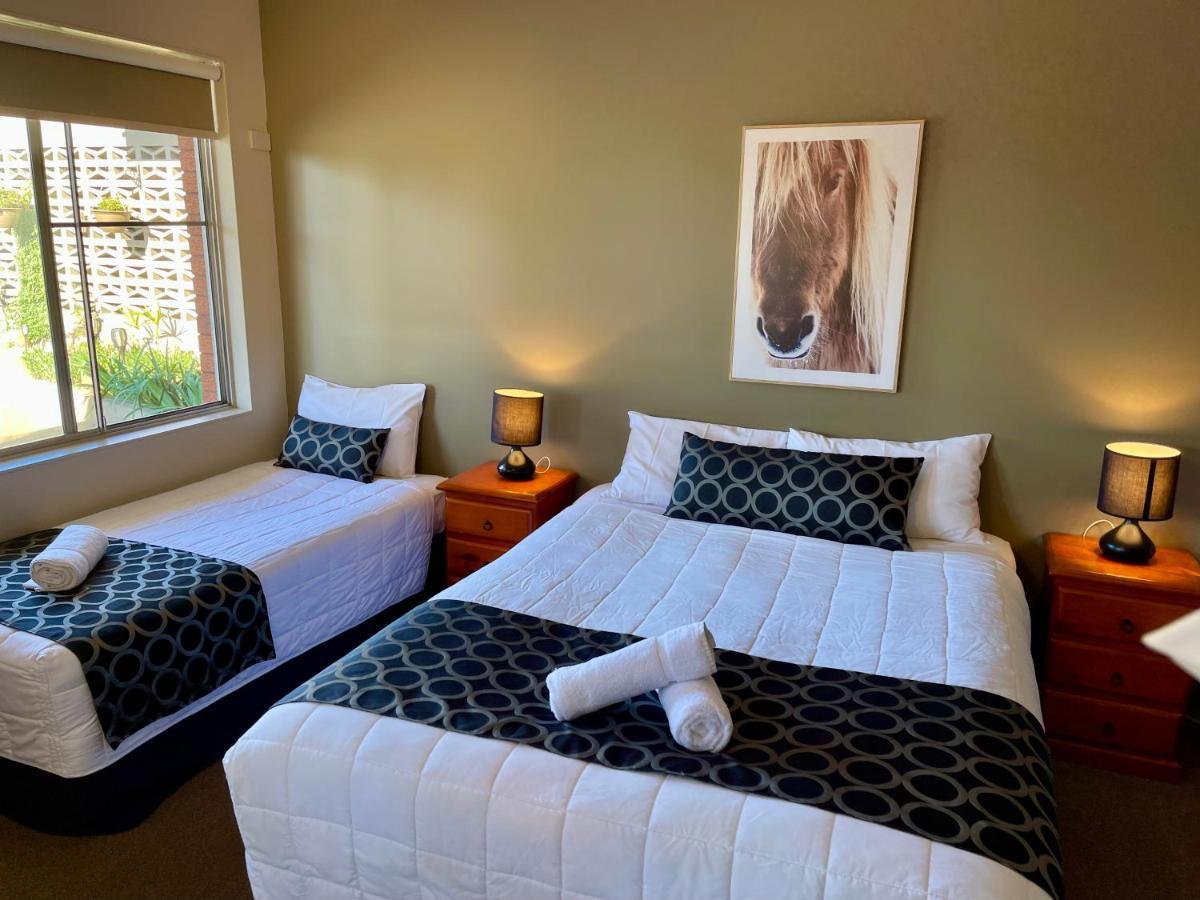 Quirindi Sunflower Motor Inn מראה חיצוני תמונה